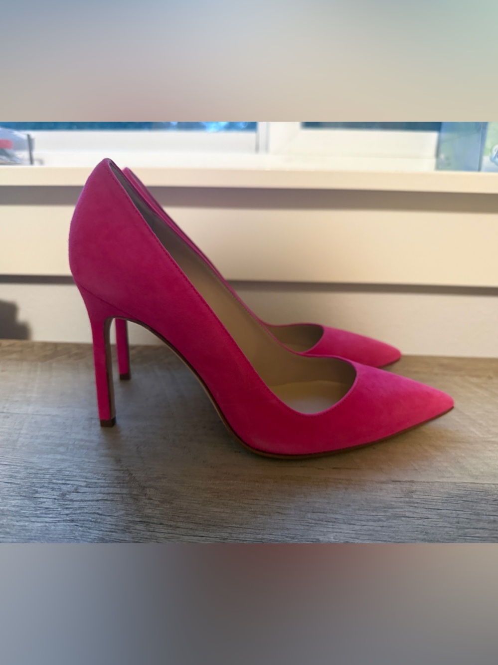 NWOT Manolo Blahnik BB Suede Pumps in hot pink -35it
